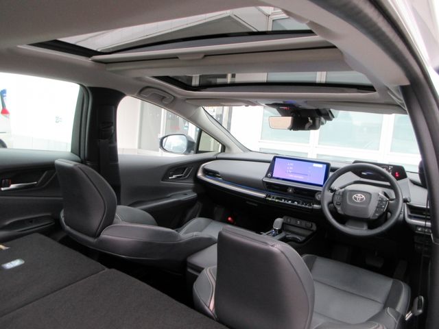 PRIUS 4WD