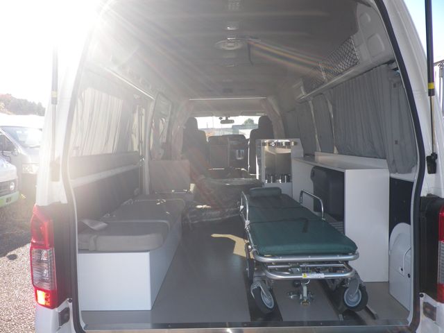 NV350 CARAVAN 4WD