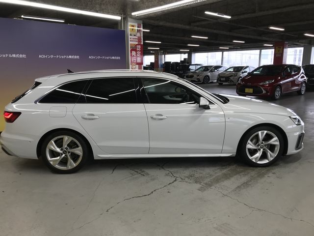 AUDI A4 AVANT