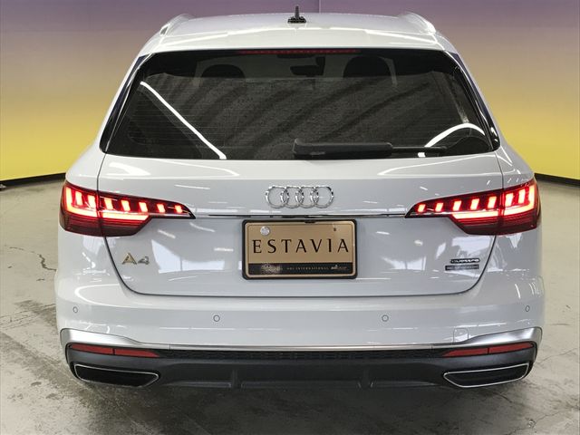 AUDI A4 AVANT