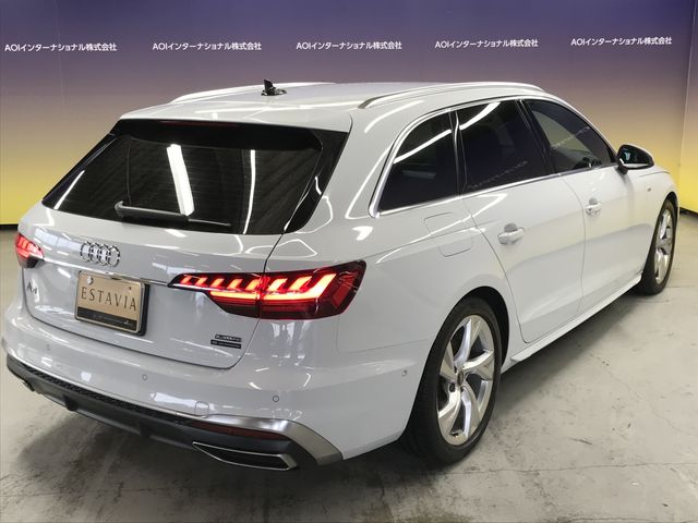 AUDI A4 AVANT