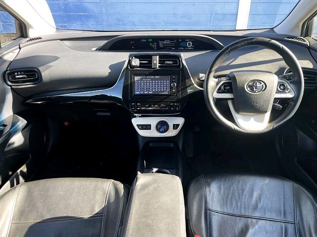 PRIUS 4WD