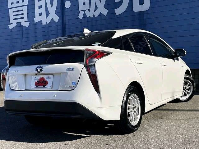 PRIUS 4WD
