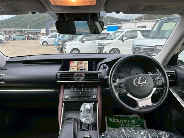 LEXUS IS300h