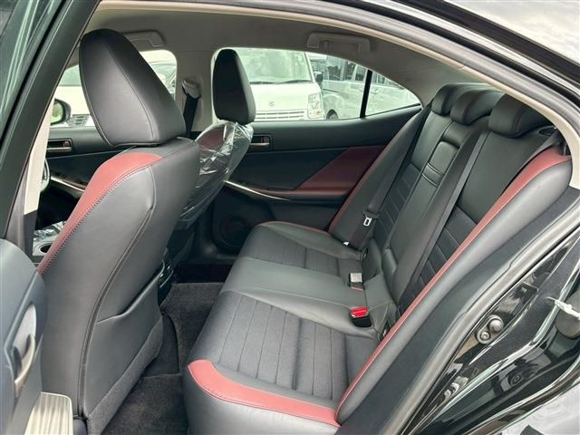 LEXUS IS300h