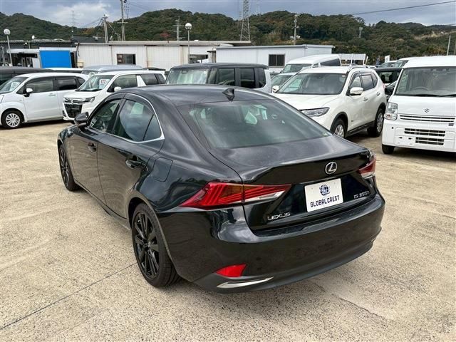 LEXUS IS300h
