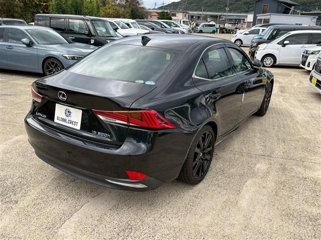 LEXUS IS300h