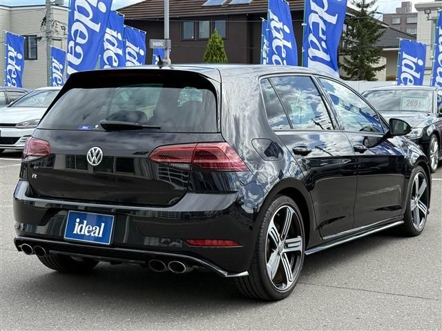 VOLKSWAGEN GOLF R