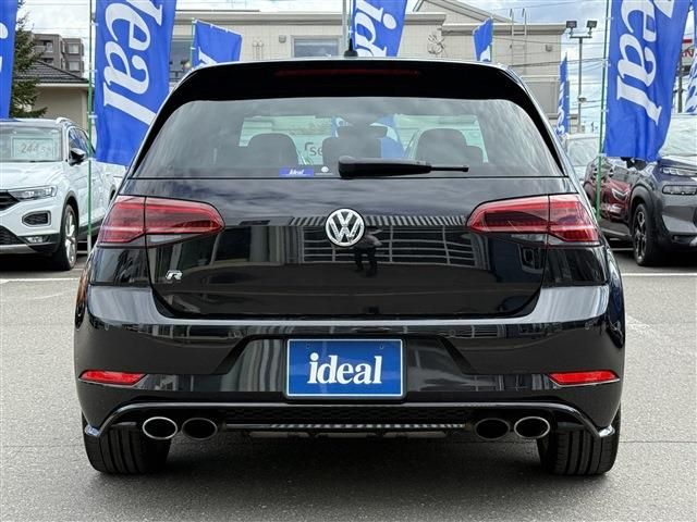 VOLKSWAGEN GOLF R