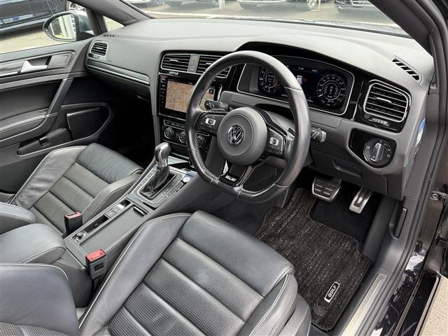 VOLKSWAGEN GOLF R