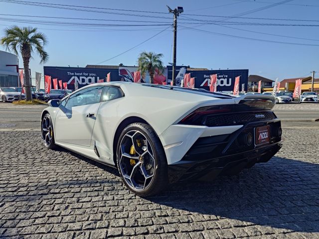 LAMBORGHINI HURACAN