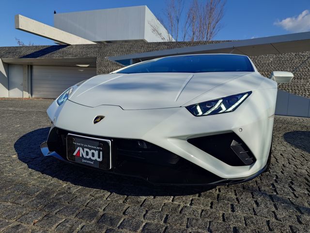 LAMBORGHINI HURACAN