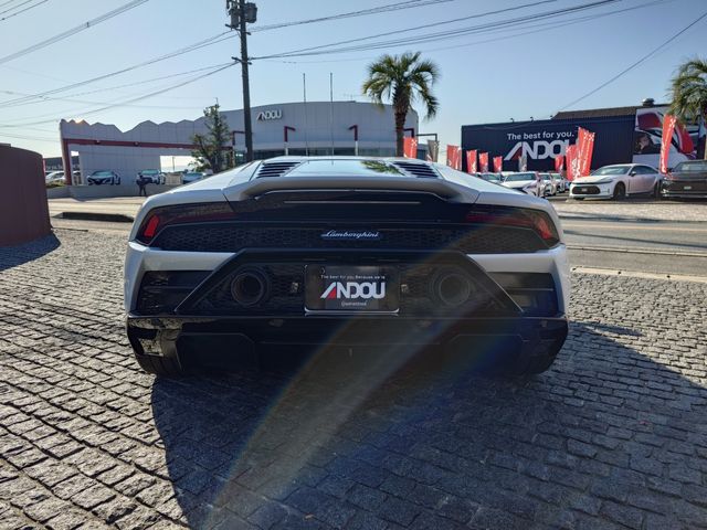 LAMBORGHINI HURACAN