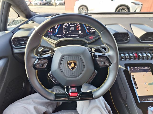 LAMBORGHINI HURACAN