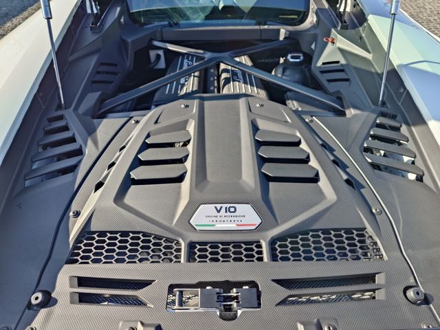 LAMBORGHINI HURACAN