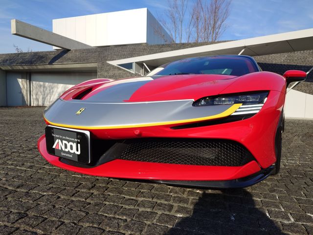 FERRARI SF90 Spider