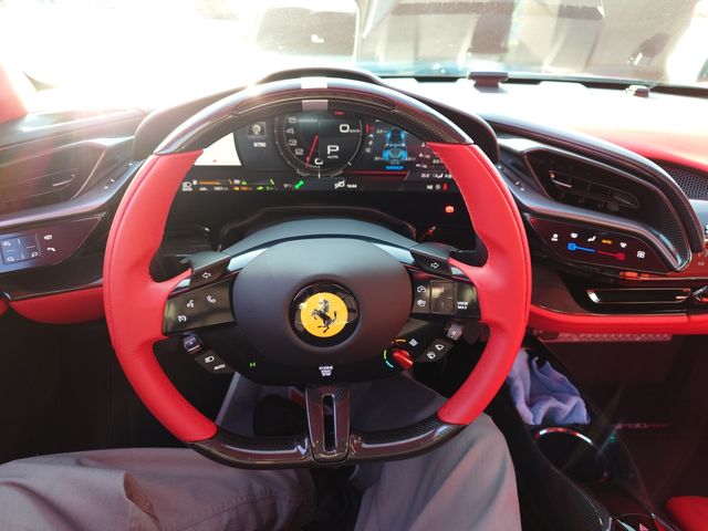 FERRARI SF90 Spider