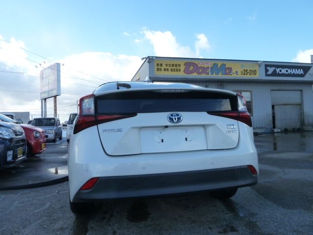 PRIUS 4WD
