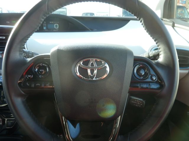 PRIUS 4WD