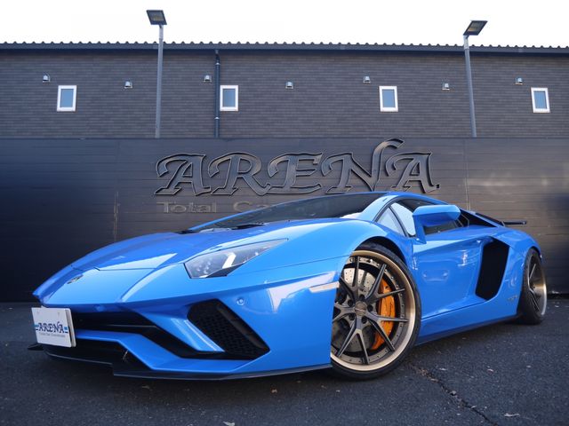 LAMBORGHINI Aventador