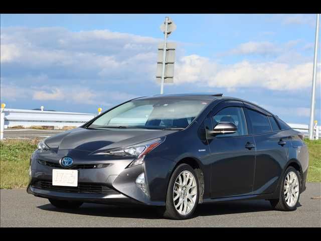 PRIUS 4WD
