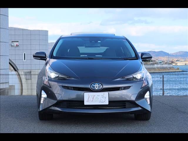 PRIUS 4WD