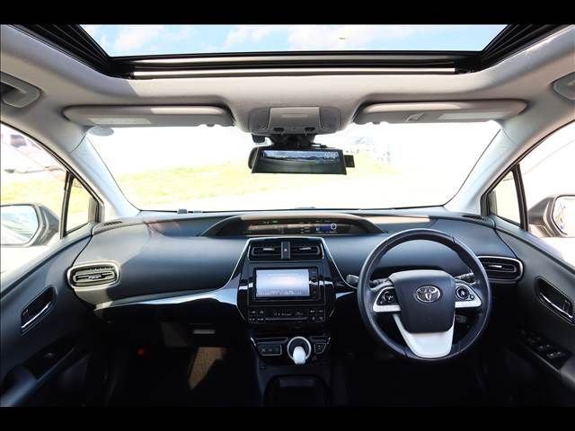 PRIUS 4WD