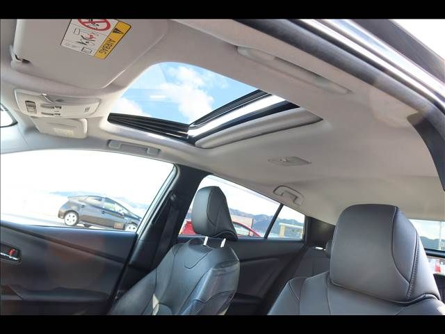 PRIUS 4WD