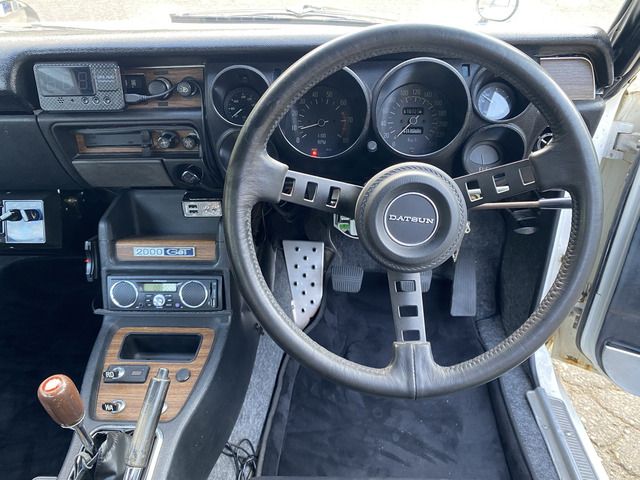 CAVALIER sedan