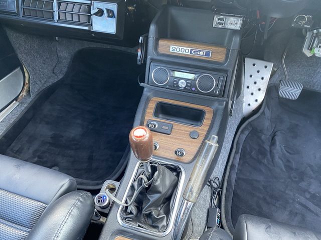CAVALIER sedan