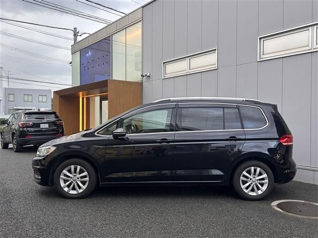 VOLKSWAGEN GOLF TOURAN