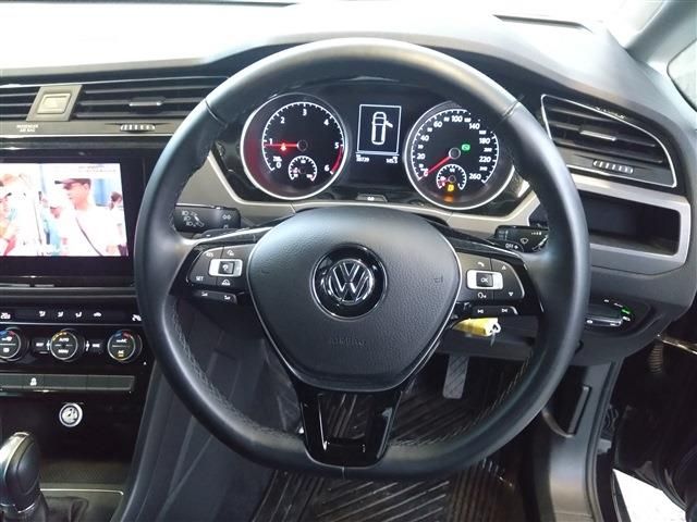 VOLKSWAGEN GOLF TOURAN