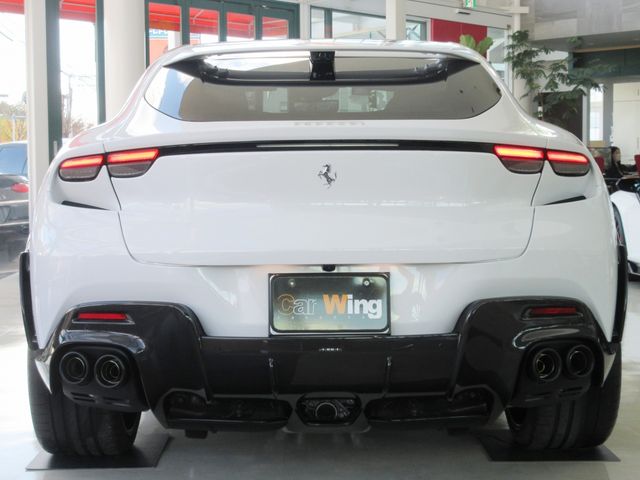 FERRARI Purosangue