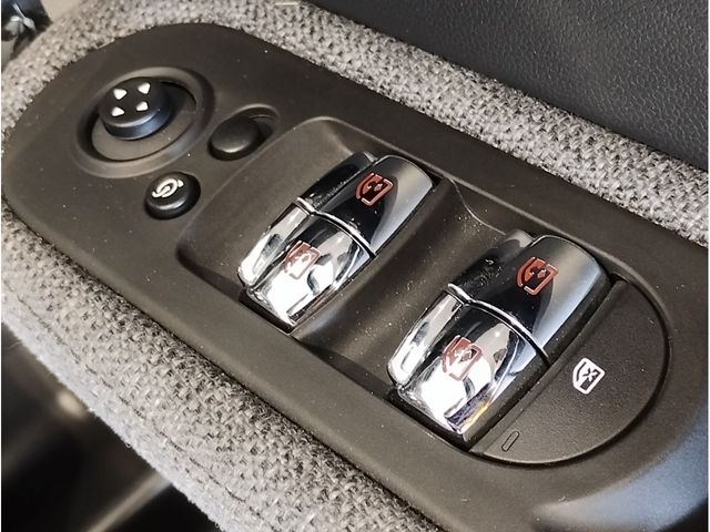 MINI COOPER D CROSSOVER