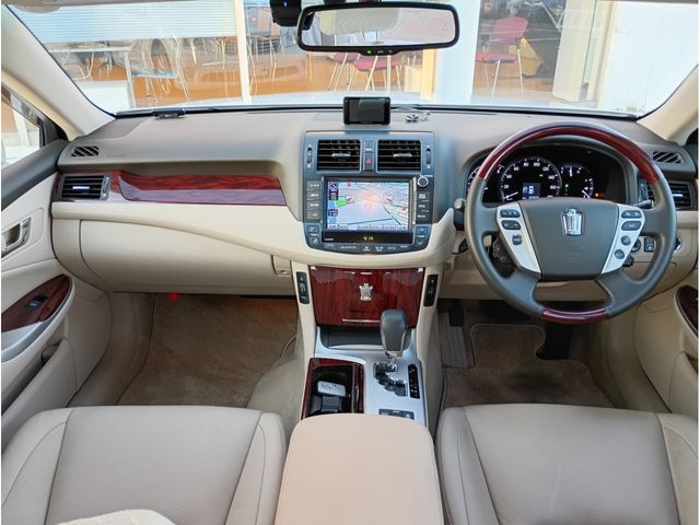 CROWN sedan 4WD