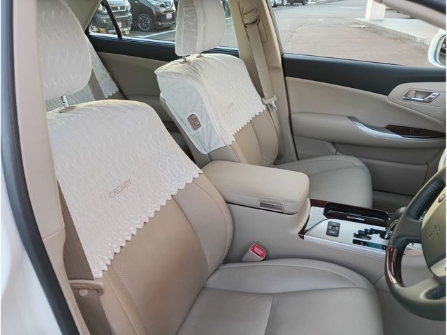 CROWN sedan 4WD