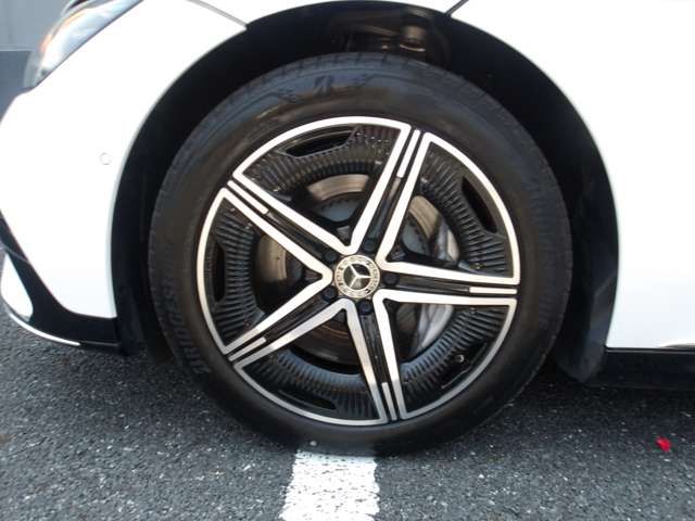 MERCEDES BENZ EQE