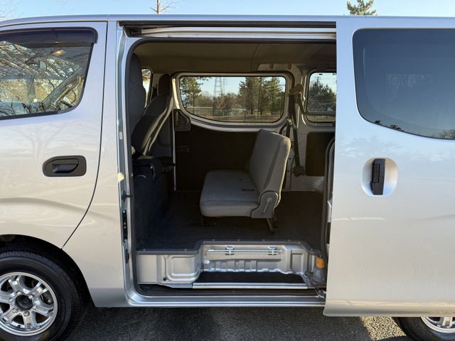 NV350 CARAVAN 4WD