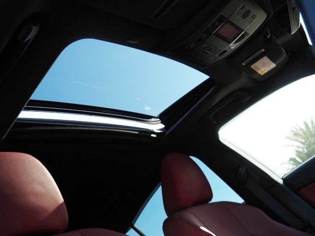 LEXUS IS300h