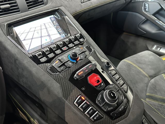 LAMBORGHINI Aventador