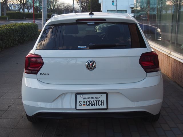 VOLKSWAGEN POLO