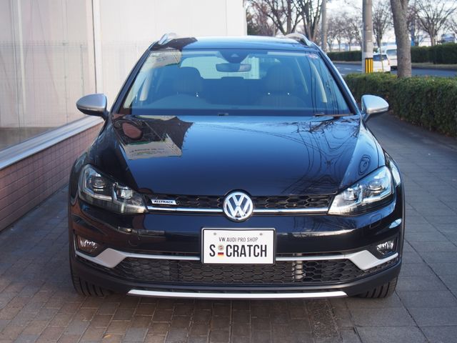 VOLKSWAGEN GOLF Alltrack