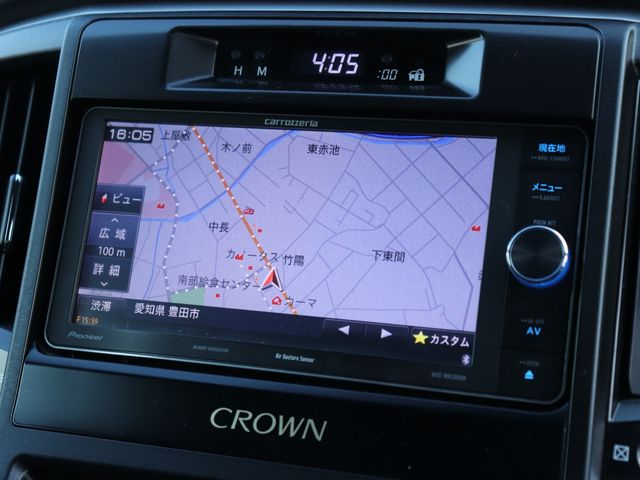 CROWN sedan hybrid