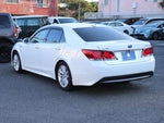 CROWN sedan hybrid