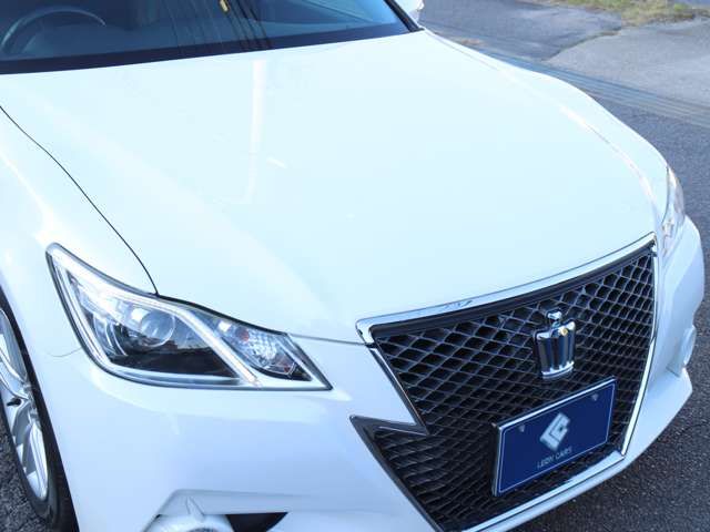 CROWN sedan hybrid