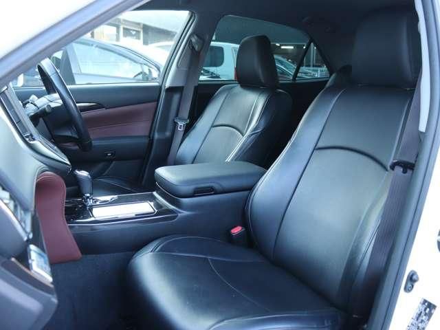 CROWN sedan hybrid