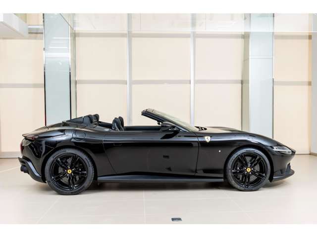 FERRARI Roma Spider