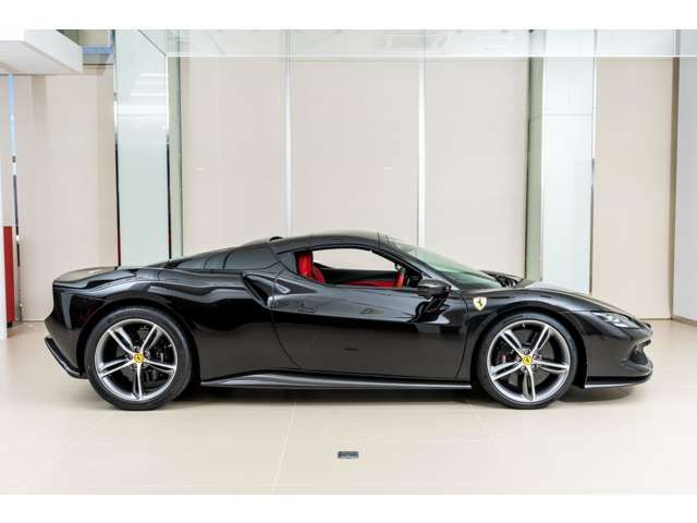 FERRARI 296 GTS