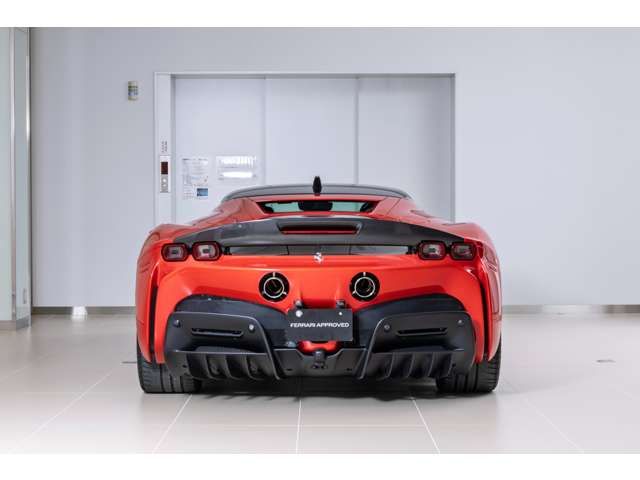 FERRARI SF90 Stradale