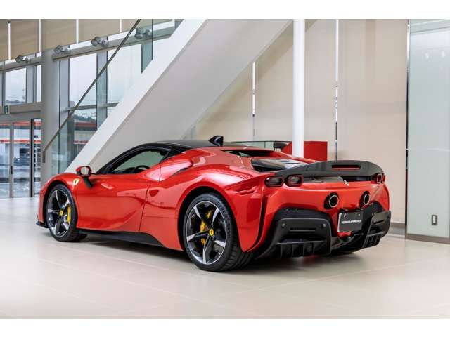 FERRARI SF90 Stradale